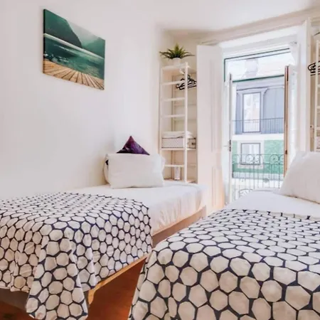3 Bedroom In Baixa With River View Daire *